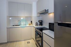 Stunning canal view apartment Yas island