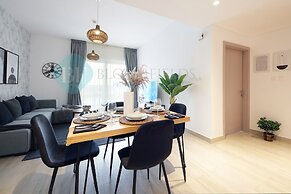 Stunning canal view apartment Yas island