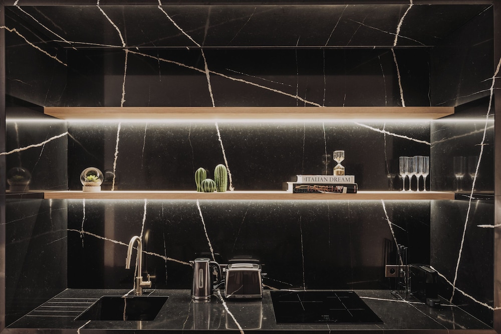 HIGHSTAY - Luxury Serviced Apartments - North Marais 1