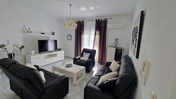 Doukas Aparthotel