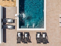 Villa Luna- Private Heated Pool