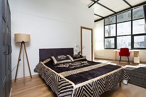 8 Rooms House
