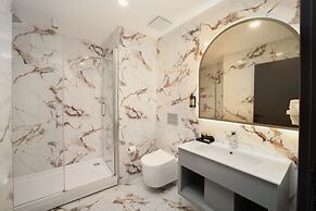 SECOND SUIT OTEL