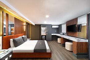 SECOND SUIT OTEL