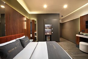 SECOND SUIT OTEL