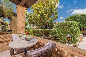 Garden Village Hotel