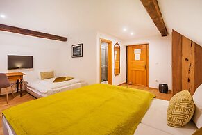Hotel Pok Garni