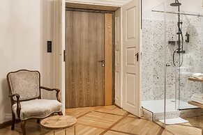 Hotel Pok Garni