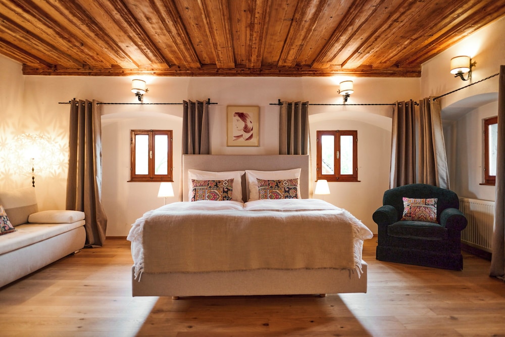 Hotel Pok Garni