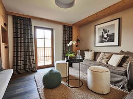 Serviced Luxury Chalet Evi