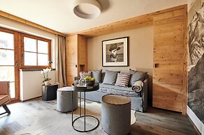 Serviced Luxury Chalet Evi