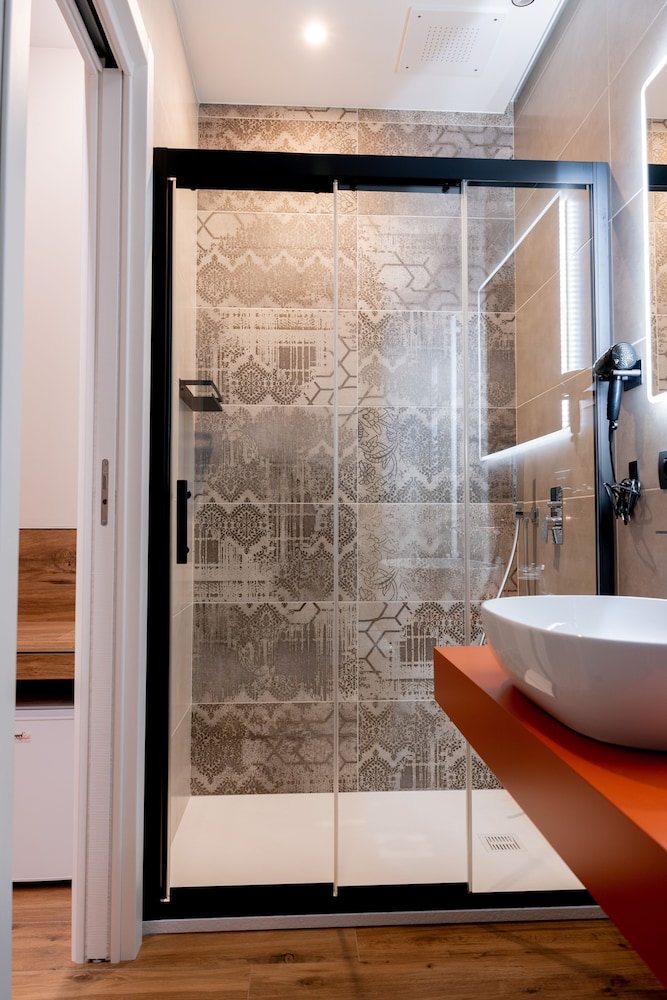 Calvani 23 Luxury House