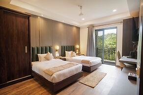 Dhauladhar Heights Resort