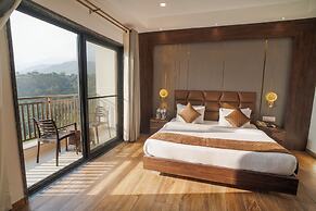 Dhauladhar Heights Resort