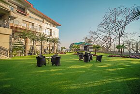 Dhauladhar Heights Resort