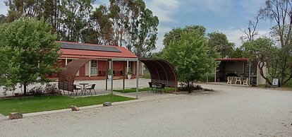 The Lydoun Motel