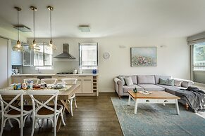 Stunning 2BR Apartment in Beeri