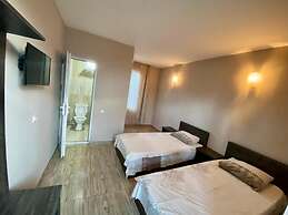 Hotel Charli