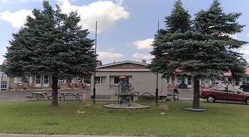 Maple Leaf Motel