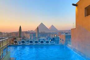 New Pyramid Front Hotel