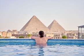 New Pyramid Front Hotel