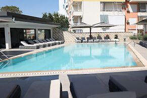 Comfort Suites