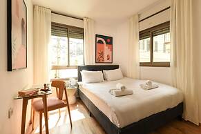 MAMAD - Pet-friendly 2BR Apt & Kitchen