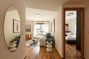 MAMAD - Pet-friendly 2BR Apt & Kitchen