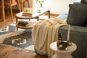 MAMAD - Pet-friendly 2BR Apt & Kitchen