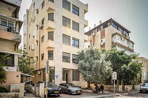 MAMAD - Pet-friendly 2BR Apt & Kitchen