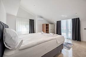 Belek deluxe suit