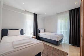 Belek deluxe suit