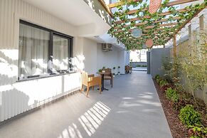 Wolf Suites