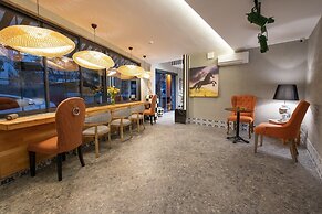 Wolf Suites