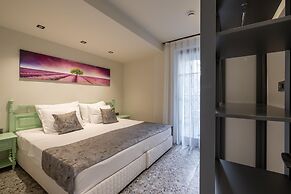 Wolf Suites
