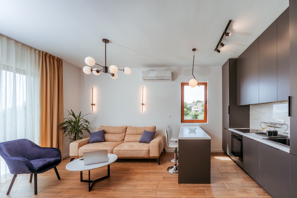 Uphill Glavanovic Pool Villa
