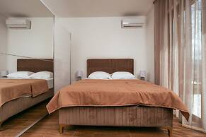 Uphill Glavanovic Pool Villa