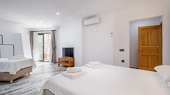 Sea Mist Suites