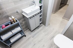 Modern Newly Built Studio near Hilton