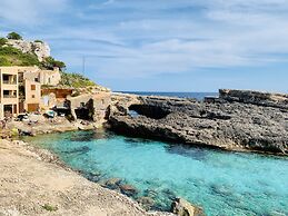Hostal Cala Llombards