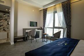Newarise Hotel