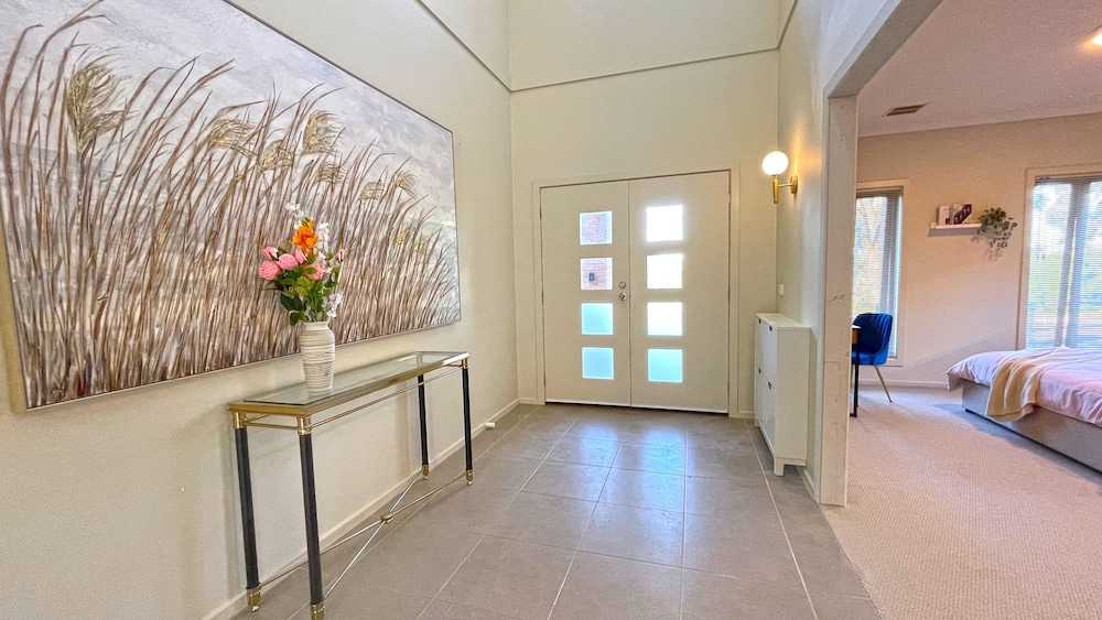 Spacious 7BRM 5-bathroom Rental House