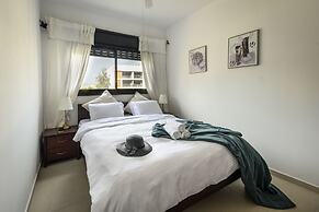 Cozy Nest Apartment with balcony