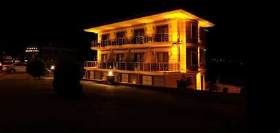 Cunda Demir Otel