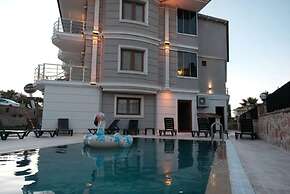 Cunda Demir Otel
