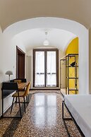 Strada Maggiore Apts by Wonderful Italy
