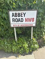 Abbey Road Luxury Modern Flat