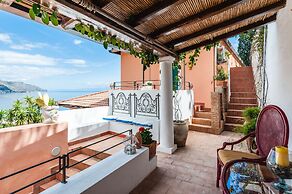 Casetta Amelia Apts by Wonderful Italy