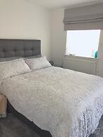 Studio Self contained flat free Parking