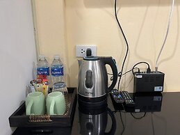 V Check Inn Sukhumvit 22